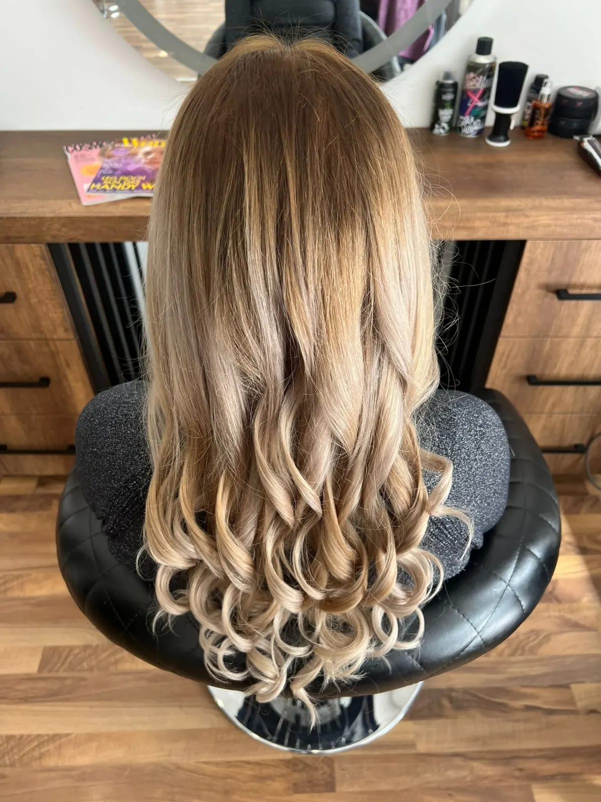Lange Locken in Karamell und Blond