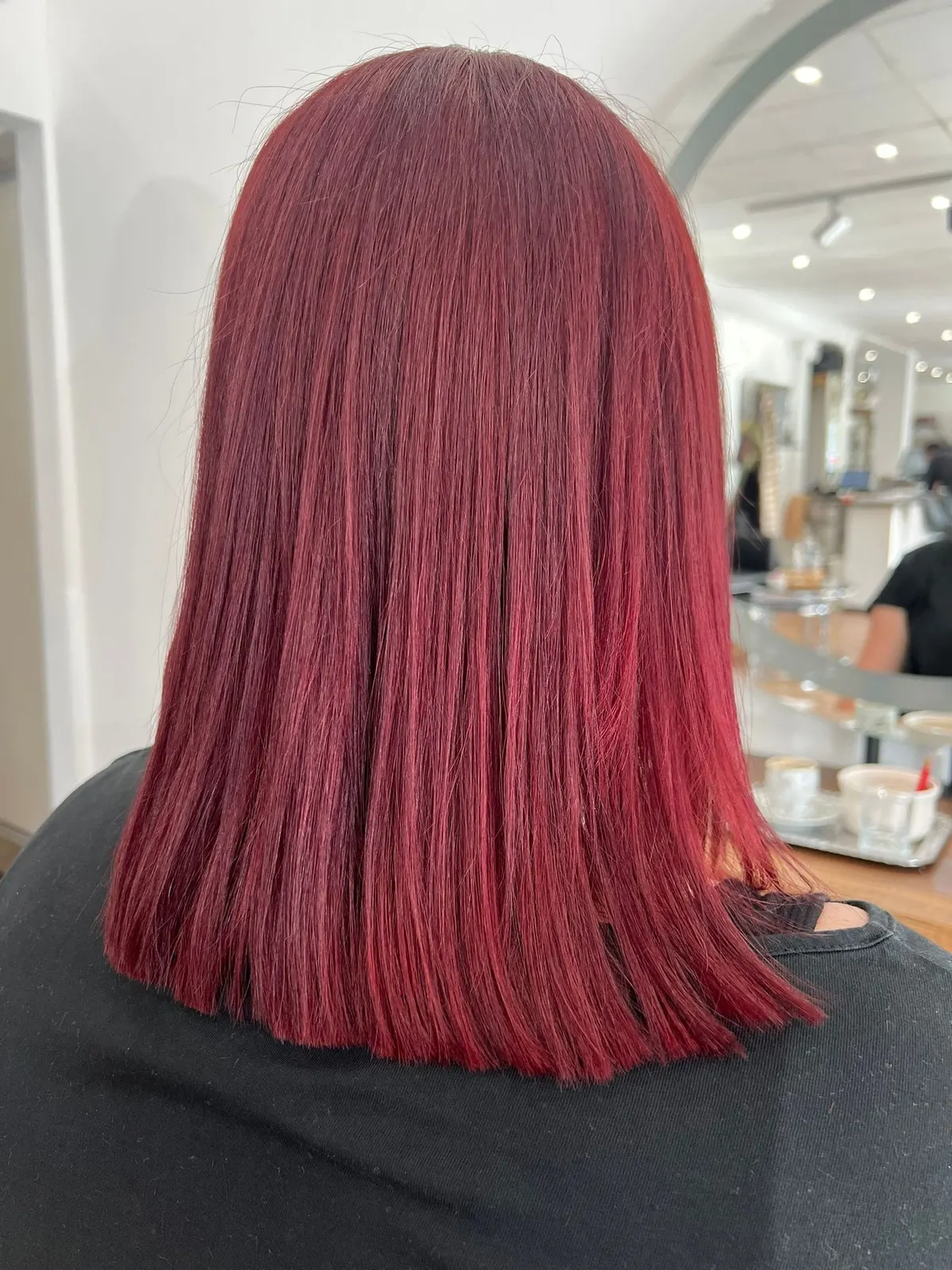 Glattes, kräftig rotes Haar